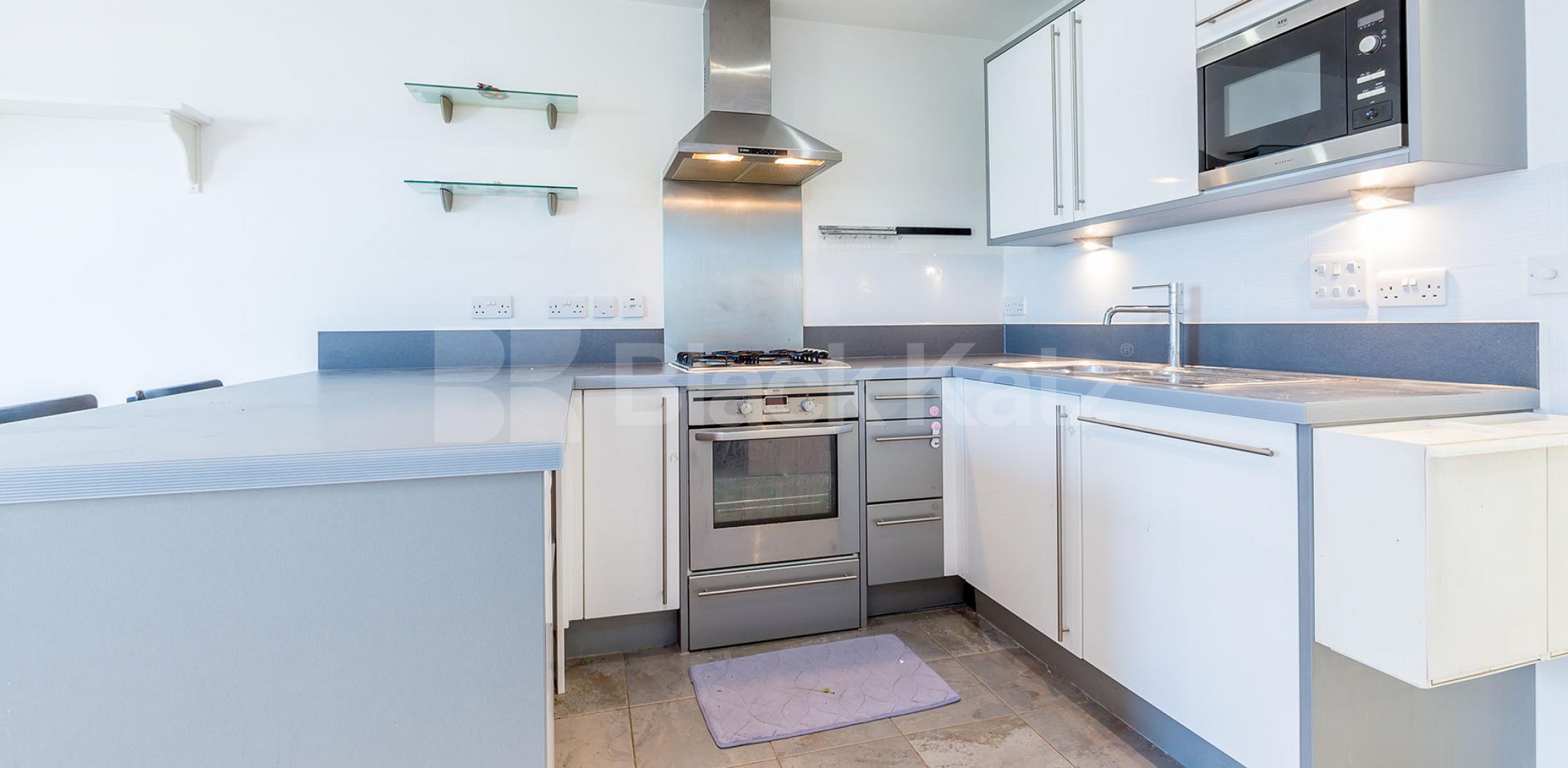 			MODERN DEVELOPMENT MINS TO TUBE!, 2 Bedroom, 1 bath, 1 reception Flat			 Eden Grove, Holloway